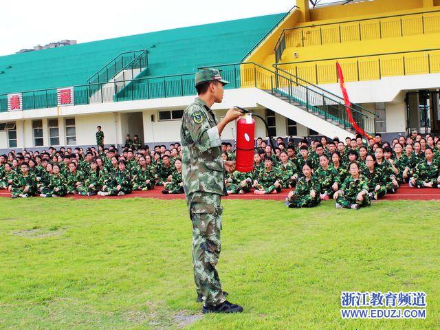 德清一中开展校园消防应急演练活动